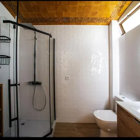 Sea View Studio, Terrace & Pools -