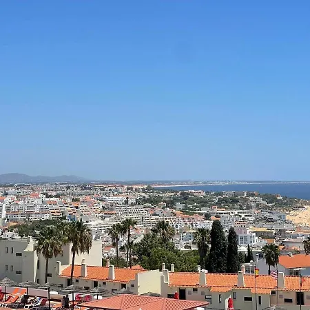 Daire Sea View Studio, Terrace & Pools - *
