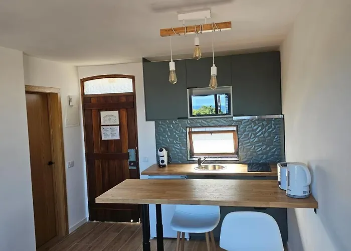 Διαμέρισμα Sea View Studio, Terrace & Pools - *